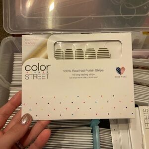 Color Street Between The Lines